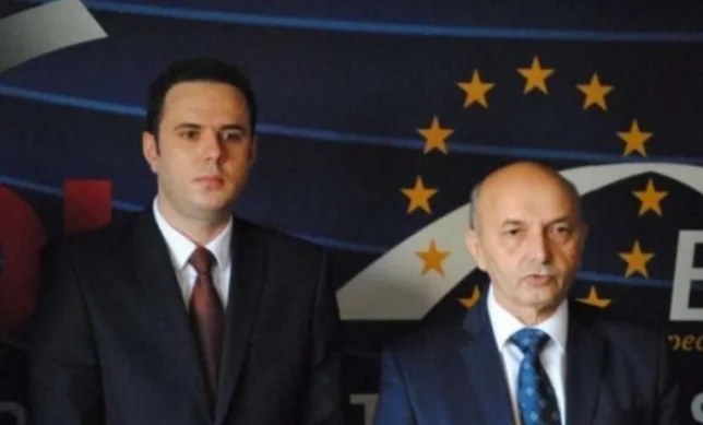 Obadiah reagisce a Isa Mustafa: Queste battaglie non faremo con lo status di Facebook.