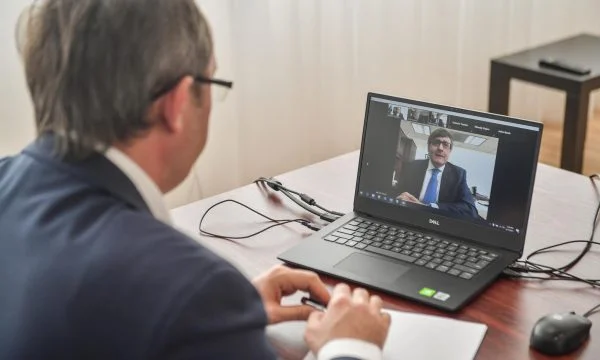 Hoti e Palmer si incontrano online e discutere diversi argomenti