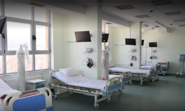 I pazienti all'ospedale Mitrovica hanno servito cibo severamente proibito