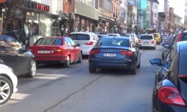 Zwei Kosovar verhafteten in einer Polizeiaktion in Nordmazedonien, unterhalten lokale Teilnehmer
