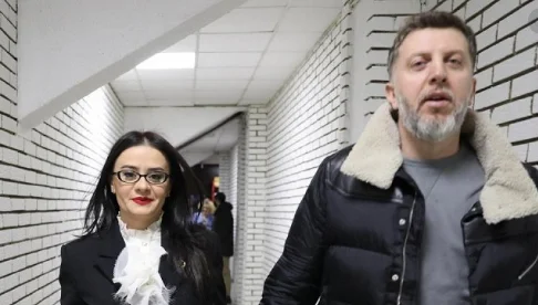 El marido de Melza Haradinaj ataca a Pal Lekane y lo llama tonto