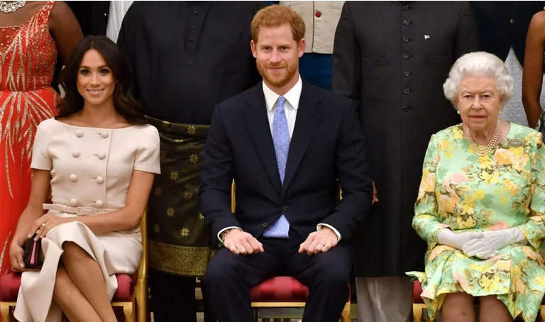 Regina Elisabetta: triste per le difficoltà della coppia Harry-Meghan