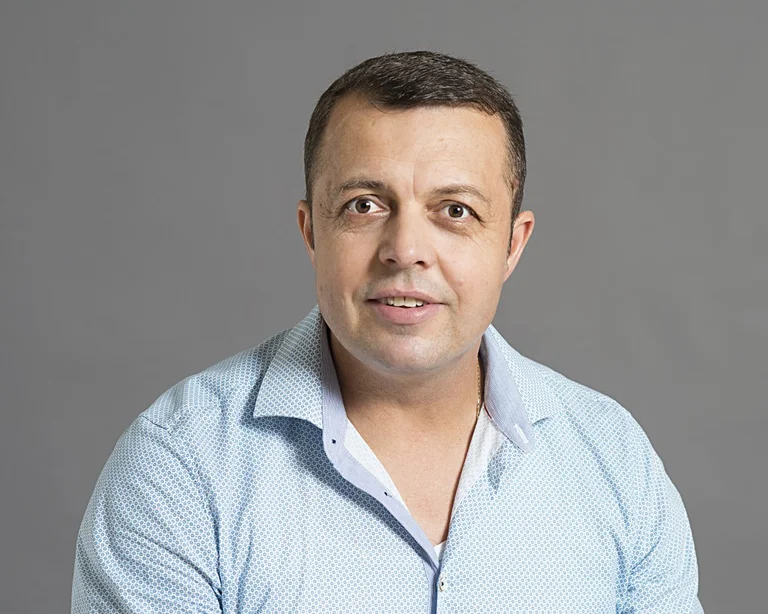 Primer diputado de Kosovar en el Parlamento de Friburgo