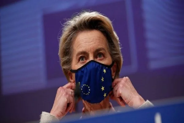 Von der Leenen: La UE podría bloquear nuevas exportaciones de vacunas