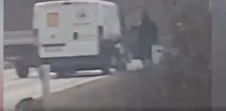 El momento de intentar robar y herir a dos personas en el lago Badovci