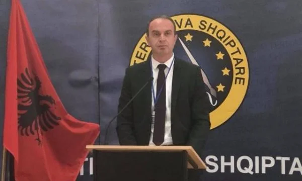 Le chef Tuzi réagit au Premier ministre monténégrin après la déclaration d'indépendance du Kosovo