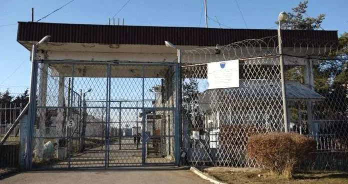 8 Marte detrás de las rejas, ordenar mujeres de Lipjan Correcting Center