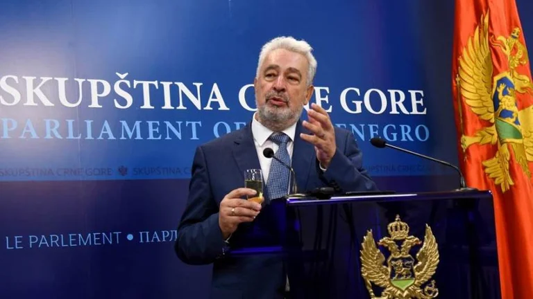 Montenegro's prime minister: I would never accept Kosovo's independence, but if we withdraw the decision falls to the Government