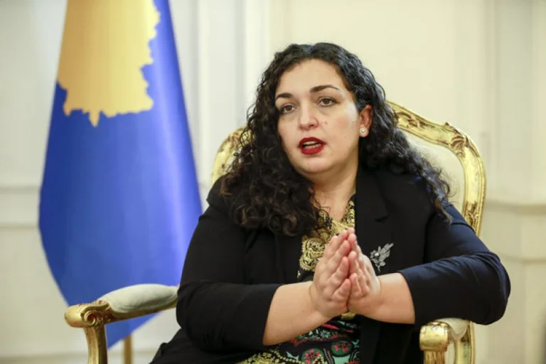 Presidentja e detyruar Osmani poston foto rrëqethëse nga Lipjani i dy të vdekurve për 24 orë (FOTO)