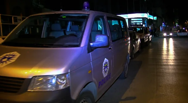 El evento de esta noche se expande a través de Pristina, locales vacíos