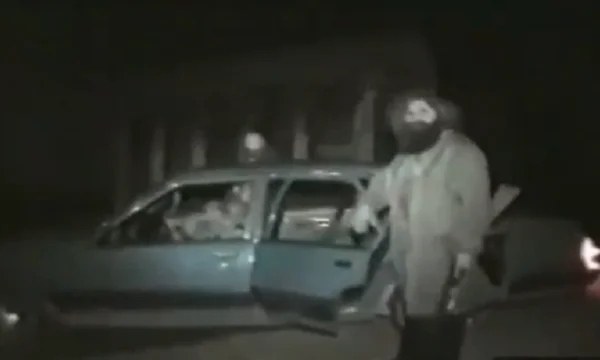 Adem Jashars Kollege offenbart seine spannenden Worte, als der serbische Panzer in die Jasara Nachbarschaft eingeführt wurde