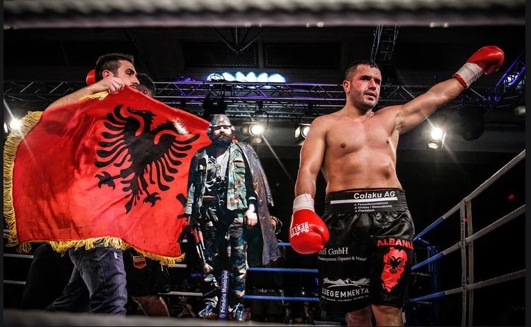 Nuri Sefer: Ruhm der Familie Yasar