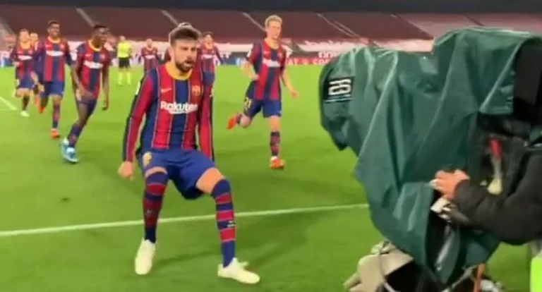 Barcellona ha pubblicato il momento epico della vacanza di Barcha dopo l'obiettivo Pique ieri sera