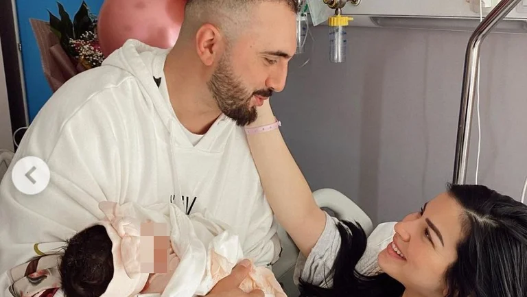 Se emocionó después de convertirse en padre por segunda vez: Que tiene chicas, el mundo tiene