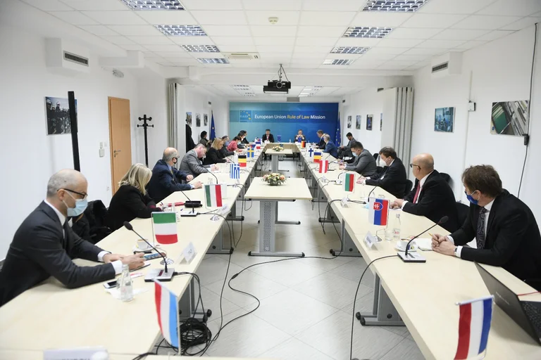 Lajcak message Kurt before leaving Pristina: European Union expects continuation of dialogue