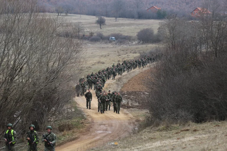 Héritière de l'UCK, FSK avec une majestueuse marche à la veille d'Epopa (38 Photo)