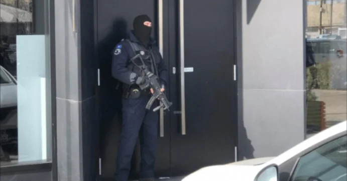 Il caso"Subvention, "polizia dettaglia l'arresto del funzionario del comune di Pec