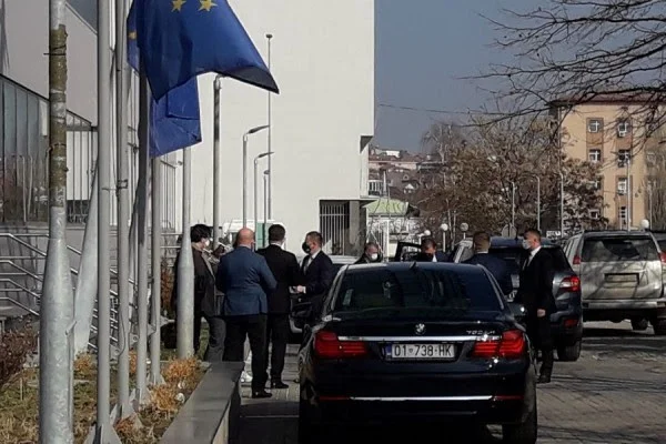 Se termina la reunión de Hoti-Lajcak