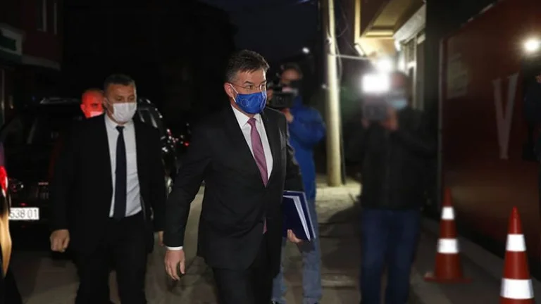 Lajcak deja claro a Kurt: Él sabe que la comunidad internacional espera un diálogo continuo