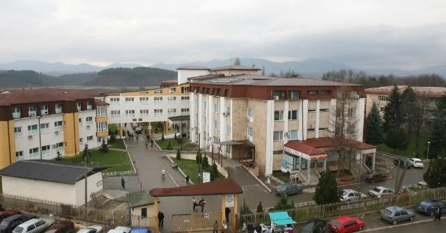 Viele Patienten mit COVID-19 werden im Gjakova Krankenhaus behandelt