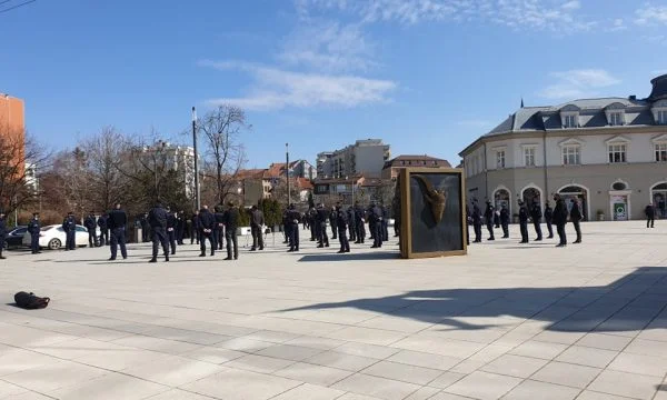 Quieren adiciones a los sueldos: protestas de miembros del Servicio de Corrección de Kosovo