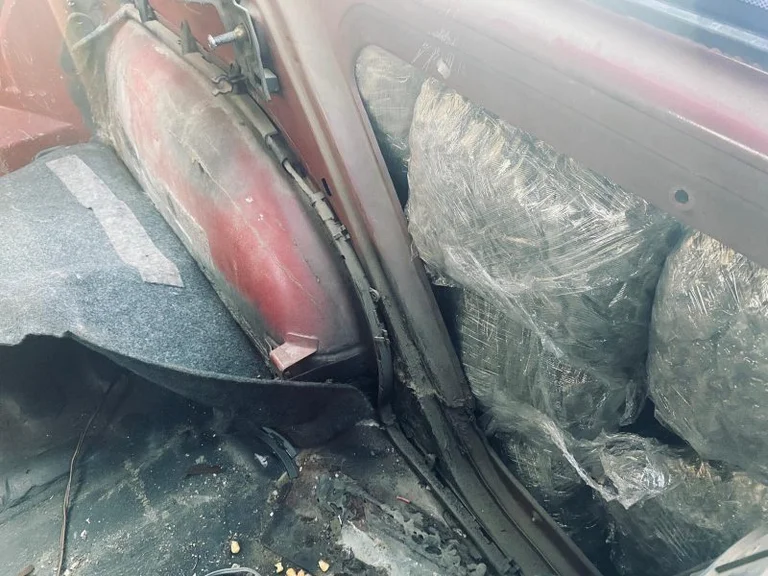 Il y a 7kg de drogues dans une voiture à Vermica, Prizren