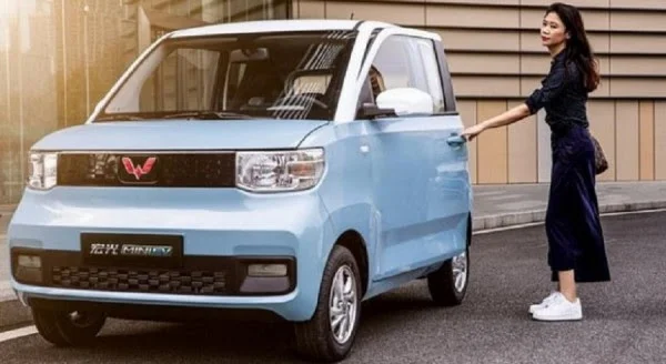 Voitures électriques qui coûtent 4 500 $