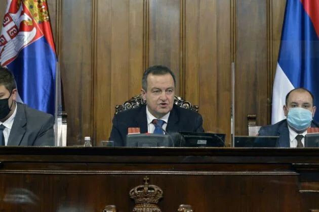 Daciq: No trates de traer a Serbia