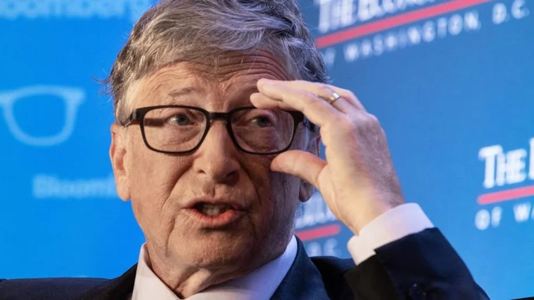 Bill Gates montre pourquoi il utilise un téléphone Android au lieu d'Apple