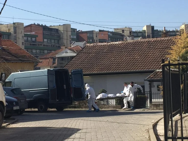 Police: Un ressortissant étranger aurait été tué avant d ' être brûlé
