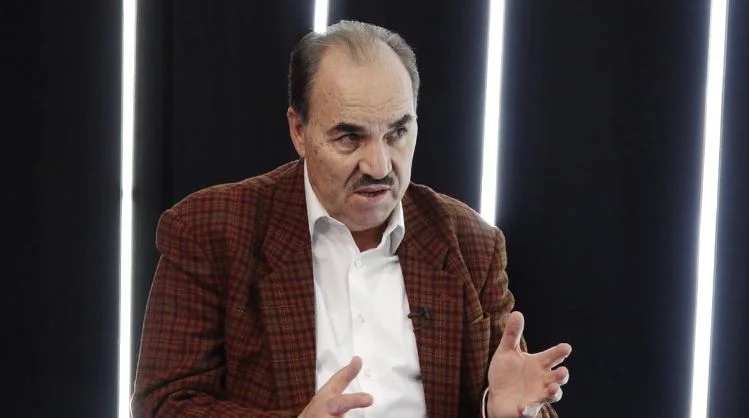 Merovci raconte ce que Rugova a fait quand il ne fumait pas huit heures
