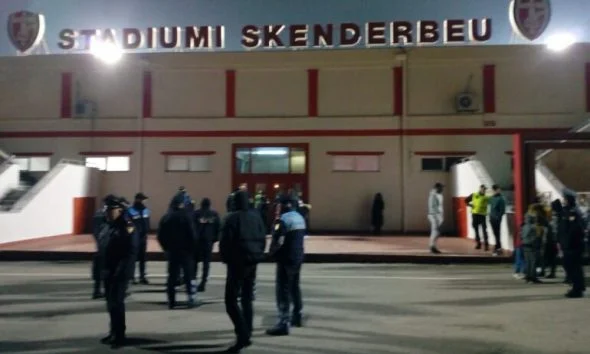 Reds Corca: Sheik est allée visiter Skenderbeau Stadium mais a volé son téléphone