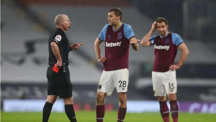 PL judges punish each time they make mistakes, even if they miscommunicate an angle