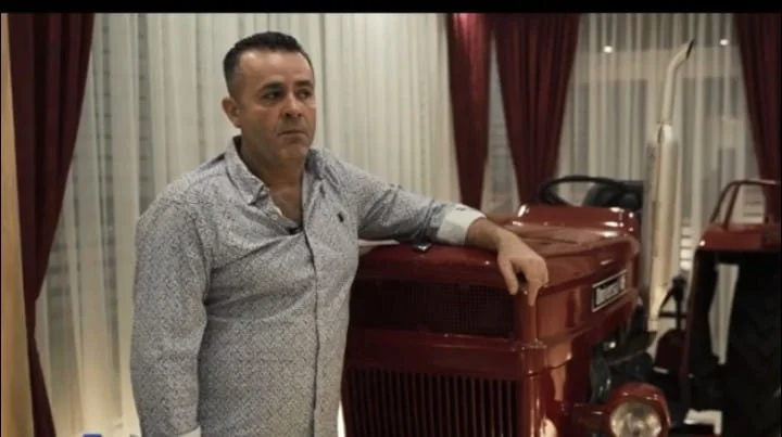 Dad's trainer keeps it in the living room: We have a memory. He raised seven children with this tool.