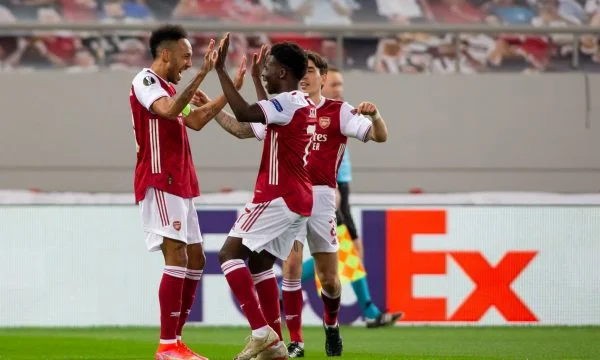 Arsenal unter vielen Leiden qualifiziert sich in der nächsten Europa League