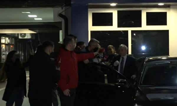 Mustafa: Sjka favorite pour LDK) président