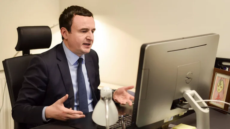 Kurti: Dialogu me Serbinë duhet të zhvillohet pa president rrotull