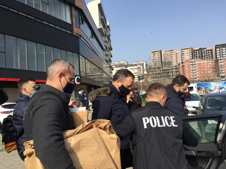 Agim Nuha libera sonda en él continúa