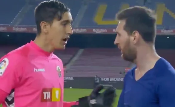 Moment emocionues, humbi i tëri – ja reagimi i portierit të Elches kur Messi ia kërkoi fanellën