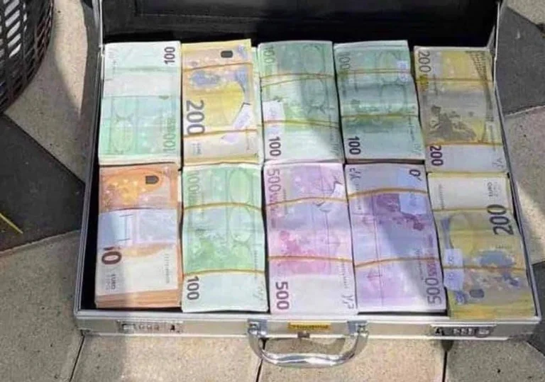 Euro, dollarë, franga e lira turke: Policia jep detaje për aksionin ku u arrestuan 12 zyrtarë