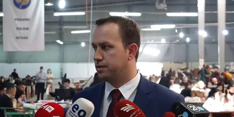 Shkon në 14 mijë e 200 numri i votave të refuzuara nga diaspora