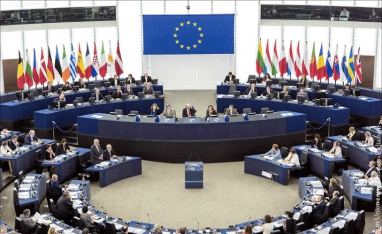 Parlamenti Evropian fton Kosovën e Serbinë t’i kthehen dialogut