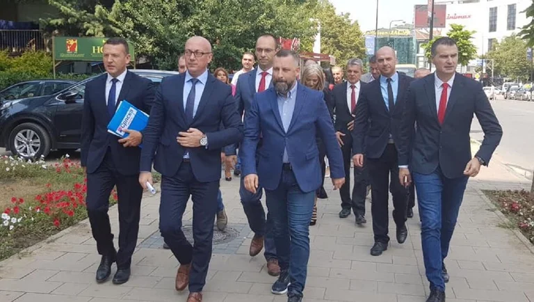 Lista Serbe: Akuzat ndaj Vuçiqit janë krijuar si marrëveshje e opozitës në Serbi dhe Kurtit