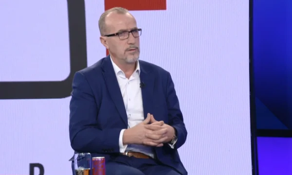 A do të ketë koalicion në mes të VV-PDK, tregon Bekim Haxhiu
