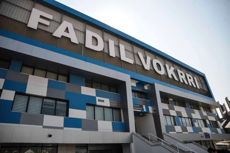 Pak para ndeshjes me Suedinë, çahet një pjesë e stadiumit ‘Fadil Vokrri’