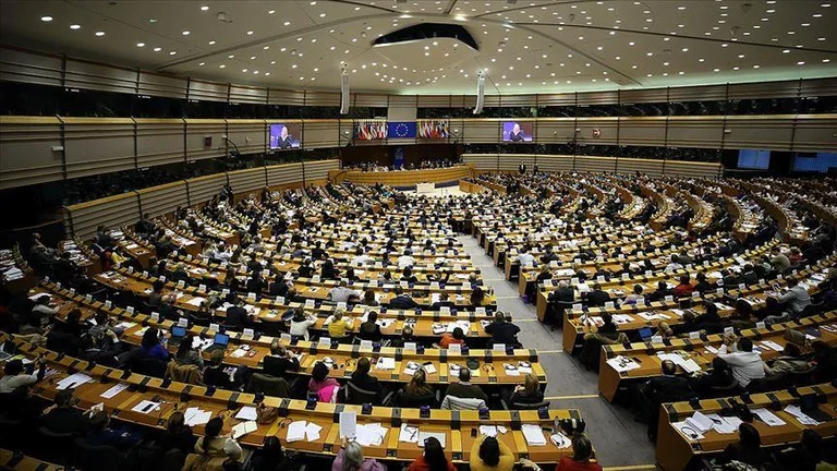 Parlamenti Evropian e voton raportin për Kosovën, deputetët diskutuan për njohjet