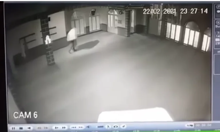 Menduan se i sheh veç Allahu: Hajnat kapen nga kamerat e xhamisë në Gjakovë