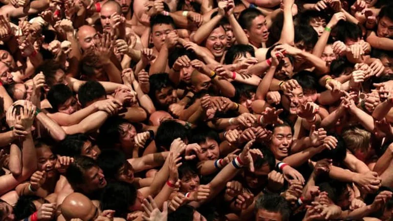 ‘Festivali Lakuriq’ – Si u zhvillua këtë vit ngjarja e famshme e Japonisë