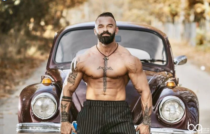 Rrihet bodybuilderi kosovar në vend të punës: Më sulmuan për ta treguar forcën e tyre