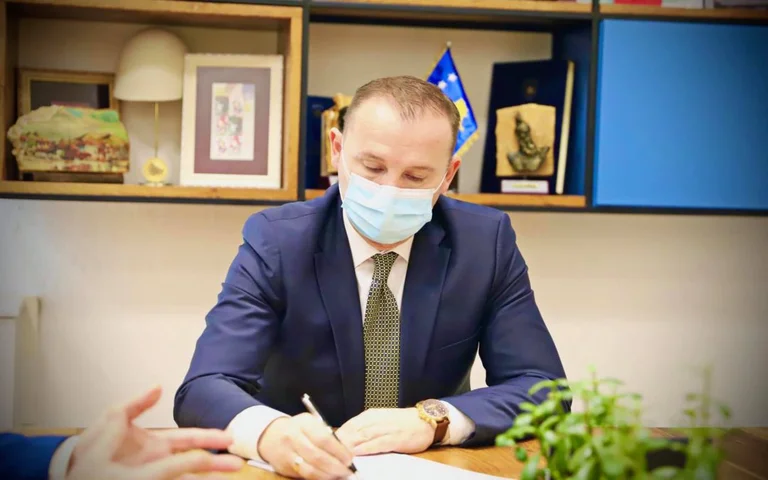 A do të ndryshojnë masat anti-COVID, Zemaj në takim me Komitetin për Koordinim dhe Vlerësim të Situatës